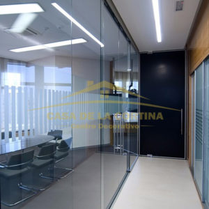 division-de-oficina-vidrio-y-aluminio-disenos-y-estructuras-D_NQ_NP_118825-MCO25514953738_042017-F